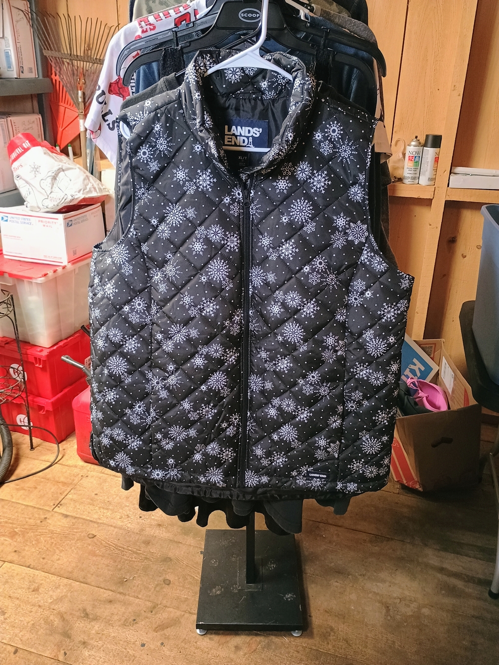 Lands' End Black Quilted Snowflake Puffer Vest Bin 5